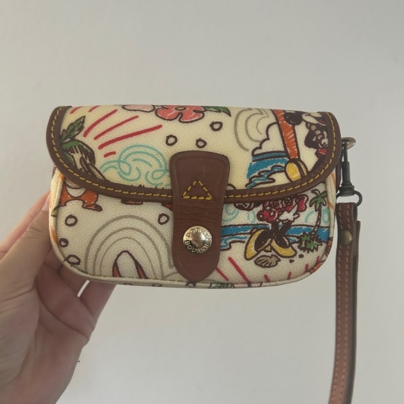 Dooney & Bourke RARE Aulani Hawaiian Mickey & Friends Wristlet, Disney – EUC - Picture 9 of 11
